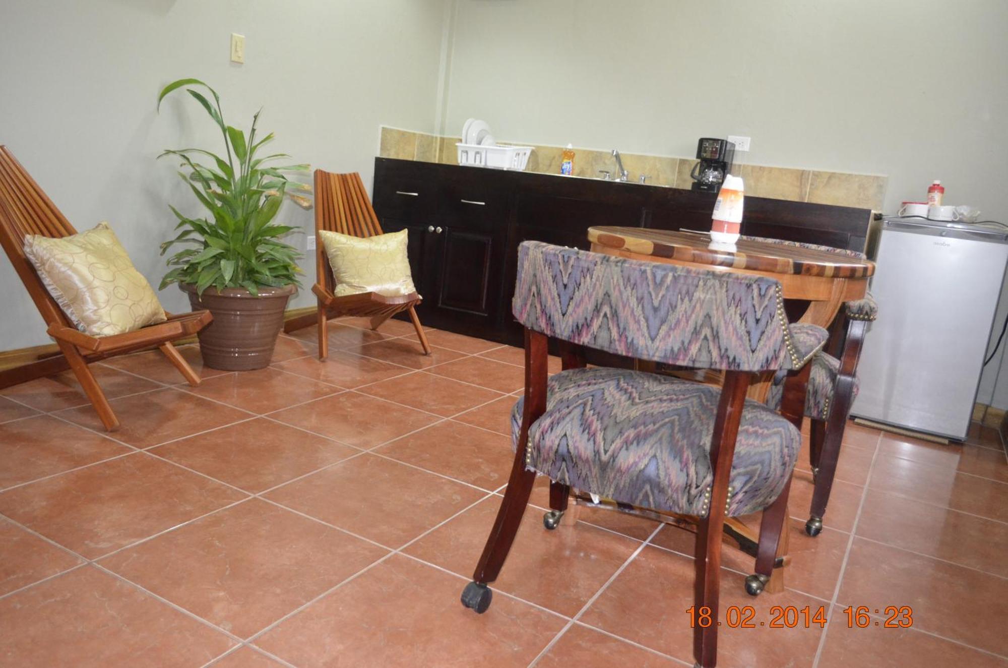 Gm Suites Bed & Breakfast Belmopan Exterior photo